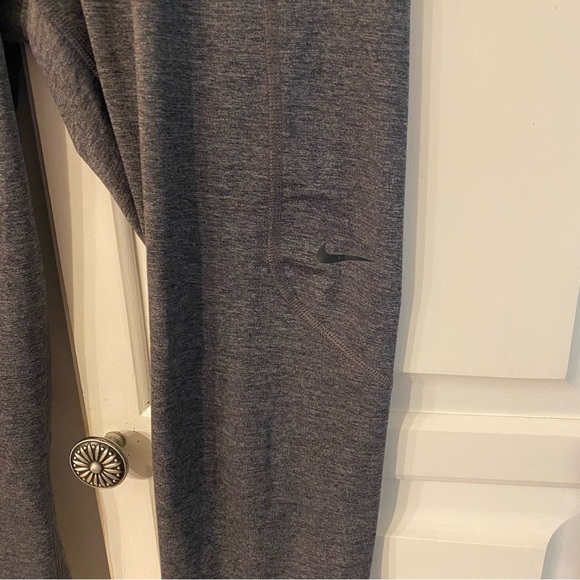 Nike Pro Leggings size small - Picture 7 of 7